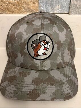 Buc-ee's Camo Patch Snapback Hat - Gray/Green